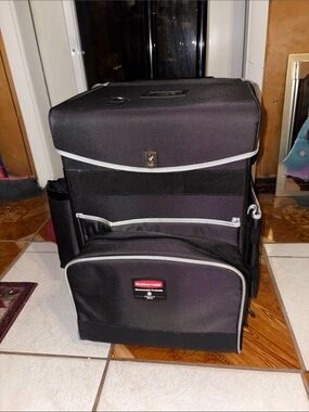 Rubbermaid Black and Light Gray Rolling quick cart Bag with Front Compartment